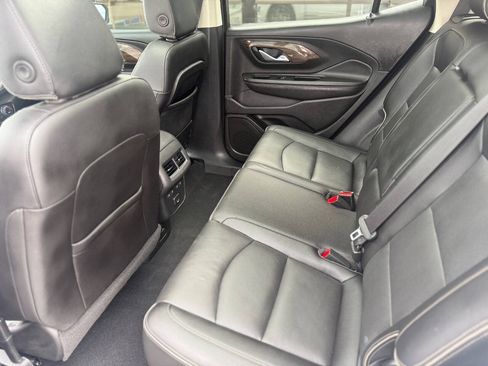 Used 2019 GMC Terrain Denali w/ Advanced Safety Package AWD/4WD image 10