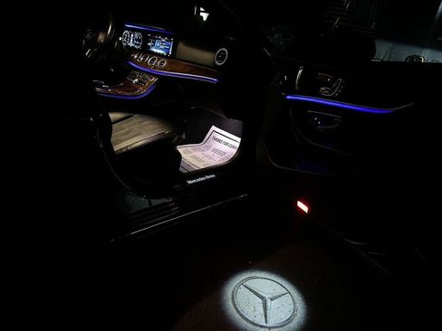 Used 2019 Mercedes-Benz E 300 4MATIC w/ Driver Assistance Package image 39