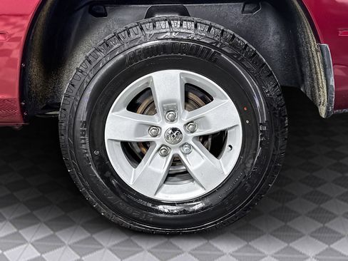 Used 2018 RAM 1500 Express image 35