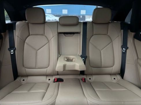 Used 2023 Porsche Macan image 62