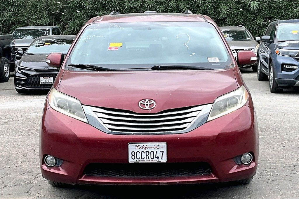 Used 2015 Toyota Sienna Limited FWD image 2