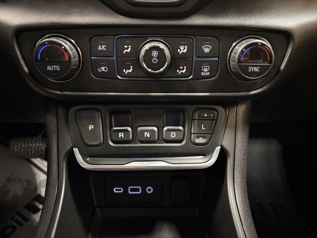 Used 2019 GMC Terrain SLE w/ Driver Convenience Package AWD/4WD image 21