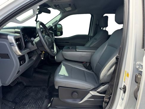 Used 2024 Ford F250 XL RWD image 11