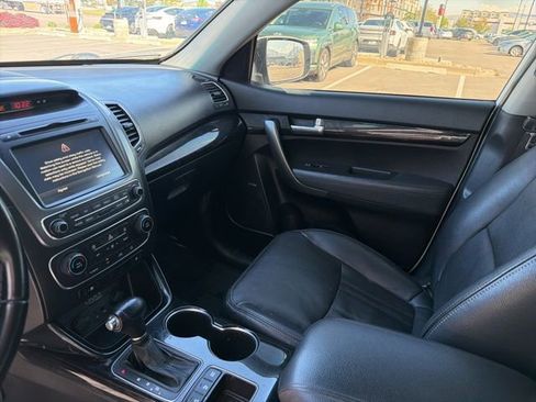 Used 2014 Kia Sorento SX w/ 3rd Row Package AWD/4WD image 13