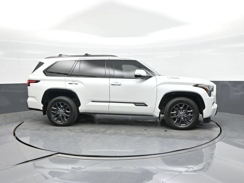 Used 2023 Toyota Sequoia Platinum AWD/4WD image 10