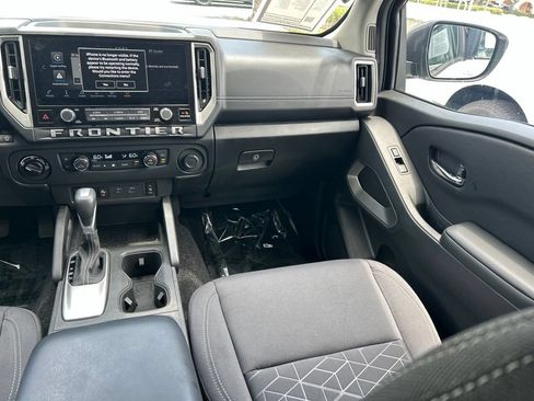 Certified 2025 Nissan Frontier SV w/ SV Convenience Package AWD/4WD image 13