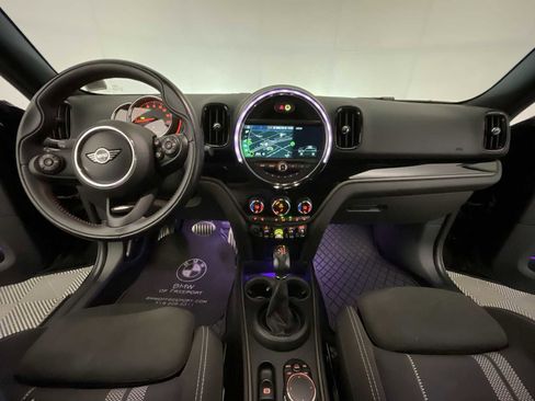 Used 2019 MINI Cooper Countryman SE w/ Signature Upholstery Package image 16