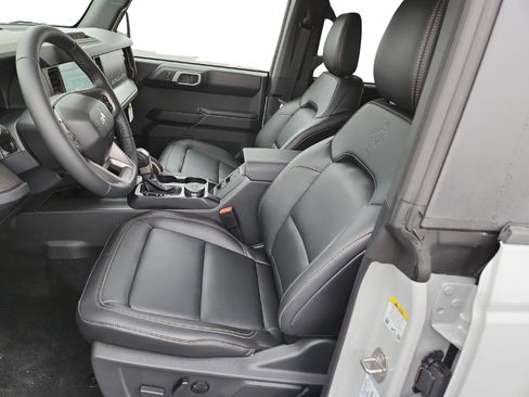 New 2026 Ford Bronco Badlands image 12