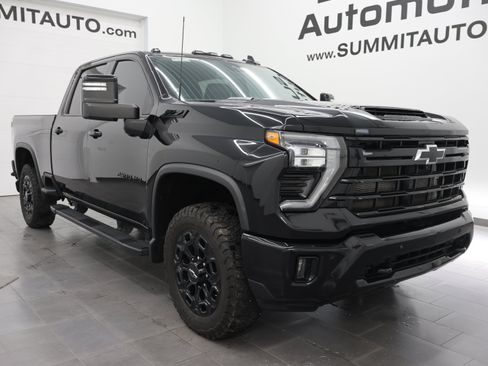 Used 2024 Chevrolet Silverado 2500 LTZ w/ LTZ Plus Package AWD/4WD image 2