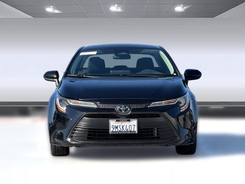 Used 2024 Toyota Corolla LE FWD image 5