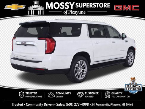 Used 2022 GMC Yukon XL SLT AWD/4WD image 4