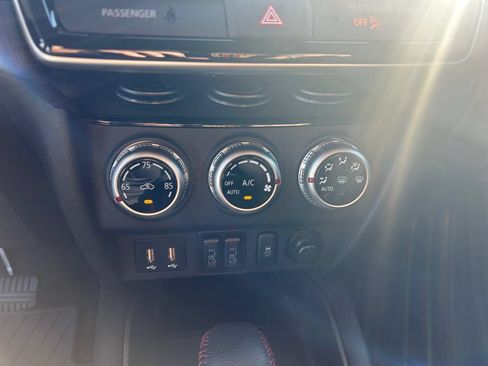 Used 2025 Mitsubishi Outlander Sport LE AWD/4WD image 30