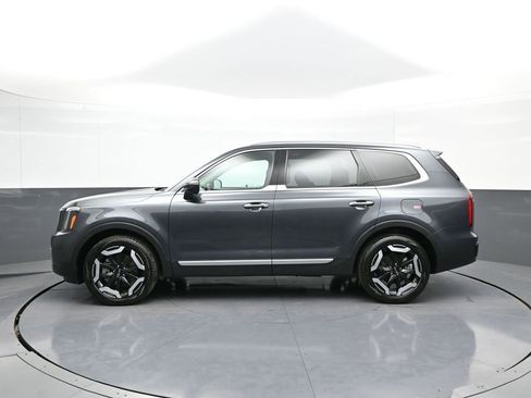Used 2024 Kia Telluride S w/ S Sunroof Package image 9