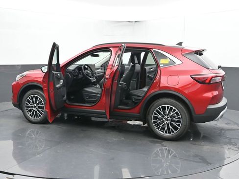 New 2025 Ford Escape SE image 50