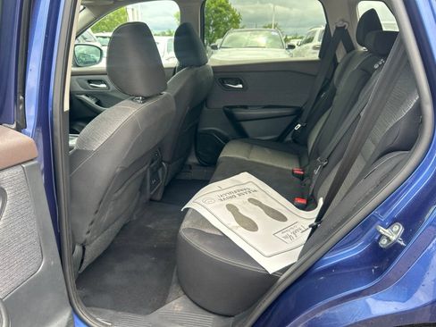 Used 2021 Nissan Rogue SV FWD image 12