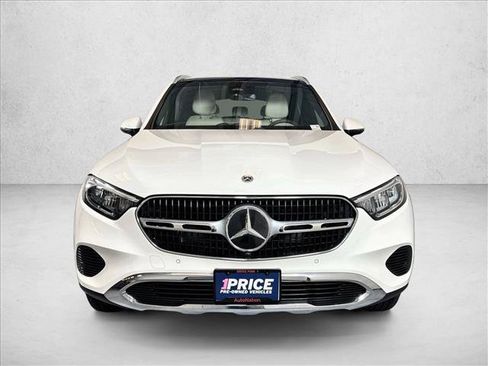 Used 2026 Mercedes-Benz GLC 300 4MATIC image 2