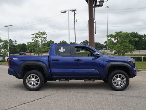 Used 2025 Toyota Tacoma TRD Off-Road AWD/4WD image 20
