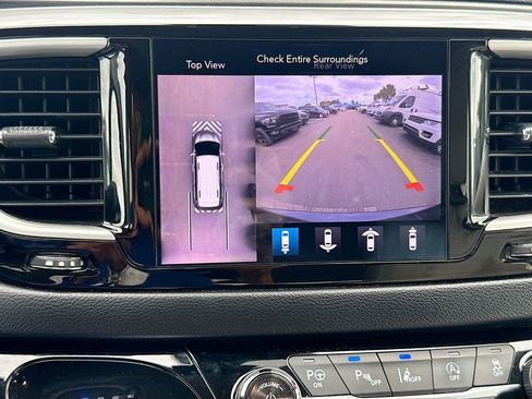 Used 2020 Chrysler Pacifica Touring-L w/ Advanced Safetytec Group FWD image 15