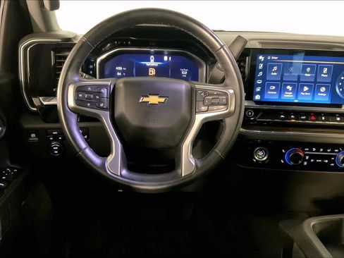 Used 2023 Chevrolet Silverado 1500 LT AWD/4WD image 5