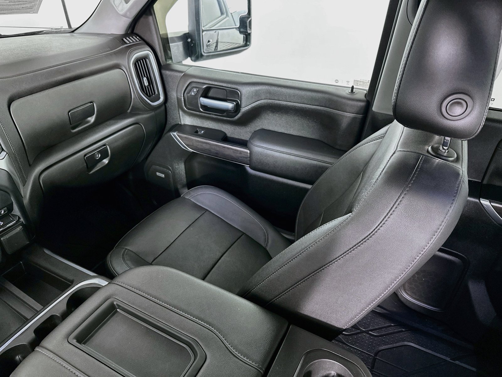 Used 2021 Chevrolet Silverado 3500 LTZ w/ LTZ Plus Package AWD/4WD image 25