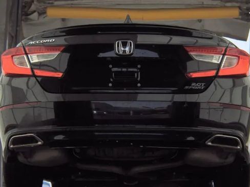 Used 2020 Honda Accord Sport image 3