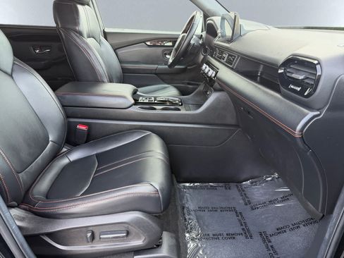 Used 2025 Honda Pilot TrailSport image 20