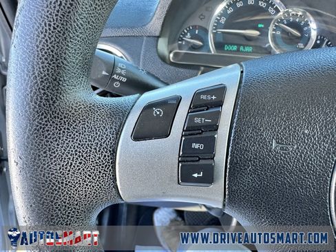 Used 2009 Chevrolet HHR LS image 24