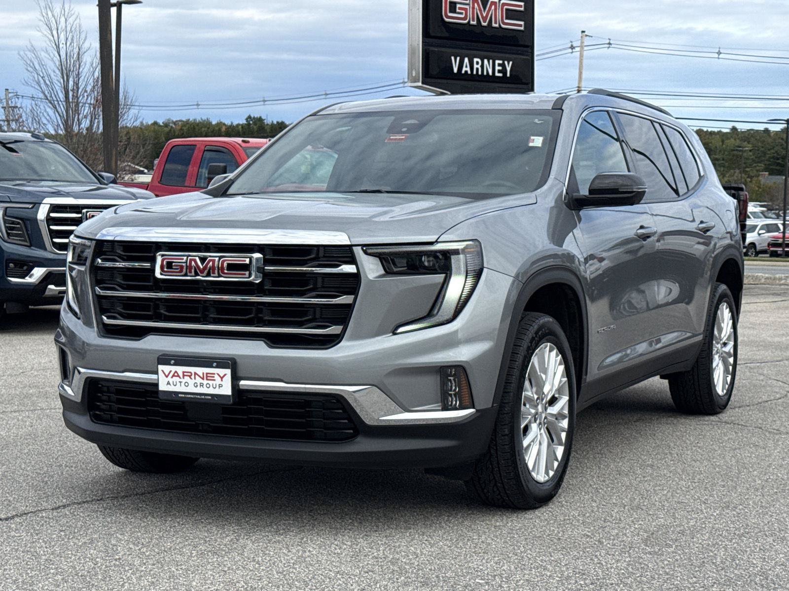 Used 2024 GMC Acadia Elevation AWD/4WD image 1