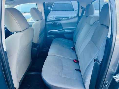 Used 2016 Toyota Tacoma SR5 RWD image 14