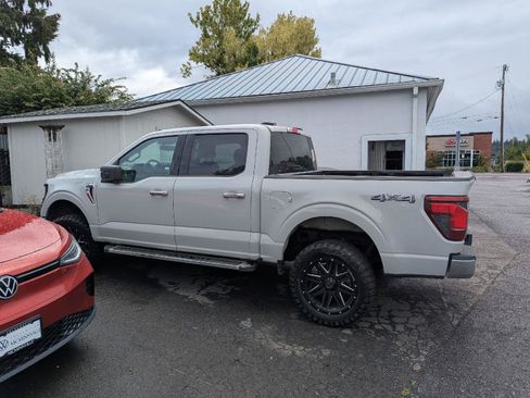 Used 2024 Ford F150 XLT AWD/4WD image 2