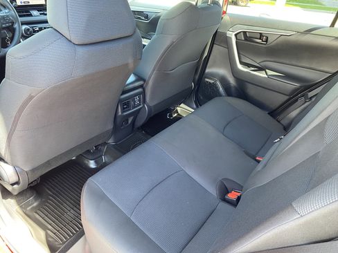 Used 2025 Toyota RAV4 LE AWD/4WD image 19