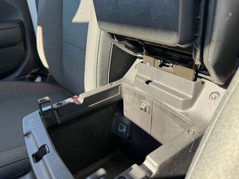 Used 2024 Jeep Wrangler Rubicon image 22