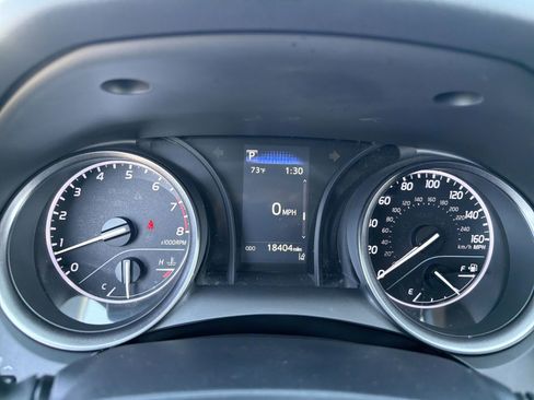 Used 2022 Toyota Camry SE image 12