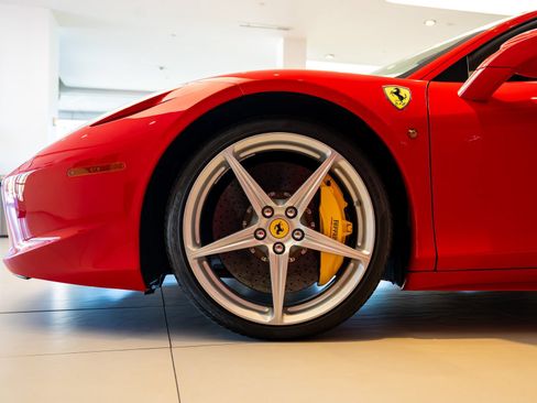 Used 2011 Ferrari 458 Italia Coupe RWD image 3