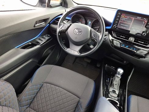 Used 2022 Toyota C-HR XLE image 15