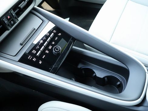 New 2025 Porsche Macan 4 Electric image 25