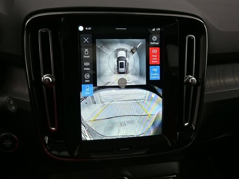 New 2026 Volvo XC40 B5 Ultra w/ Protection Package Premier AWD/4WD image 13