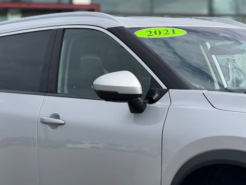 Used 2021 Nissan Rogue SV w/ Premium Package image 4