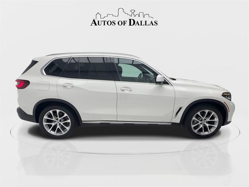 Used 2022 BMW X5 xDrive40i w/ Parking Assistance Package image 7