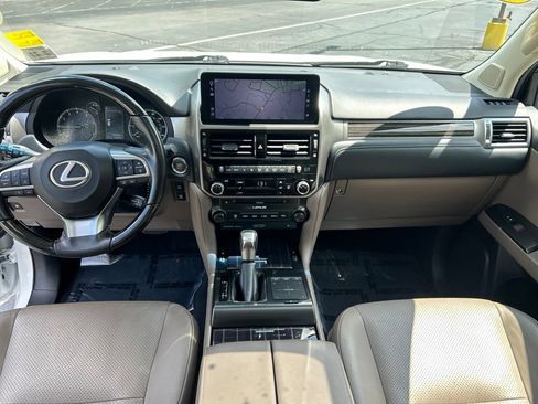 Used 2022 Lexus GX 460 Luxury w/ Sport Design Package AWD/4WD image 13