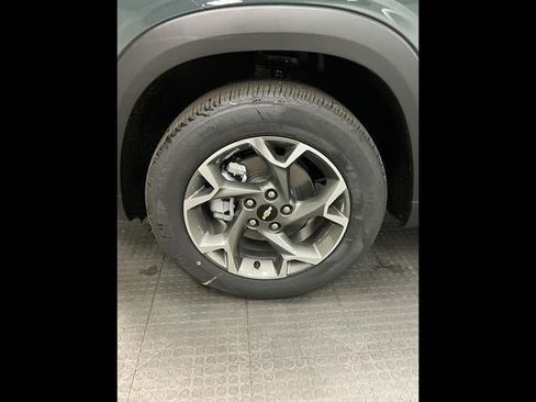New 2026 Chevrolet Trax LT w/ LT Convenience Package FWD image 37
