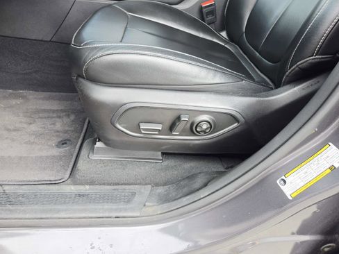 Used 2024 Jeep Grand Cherokee Limited w/ Black Appearance Package image 41