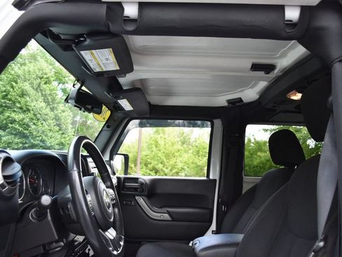 Used 2015 Jeep Wrangler Sport w/ Quick Order Package 24S AWD/4WD image 14