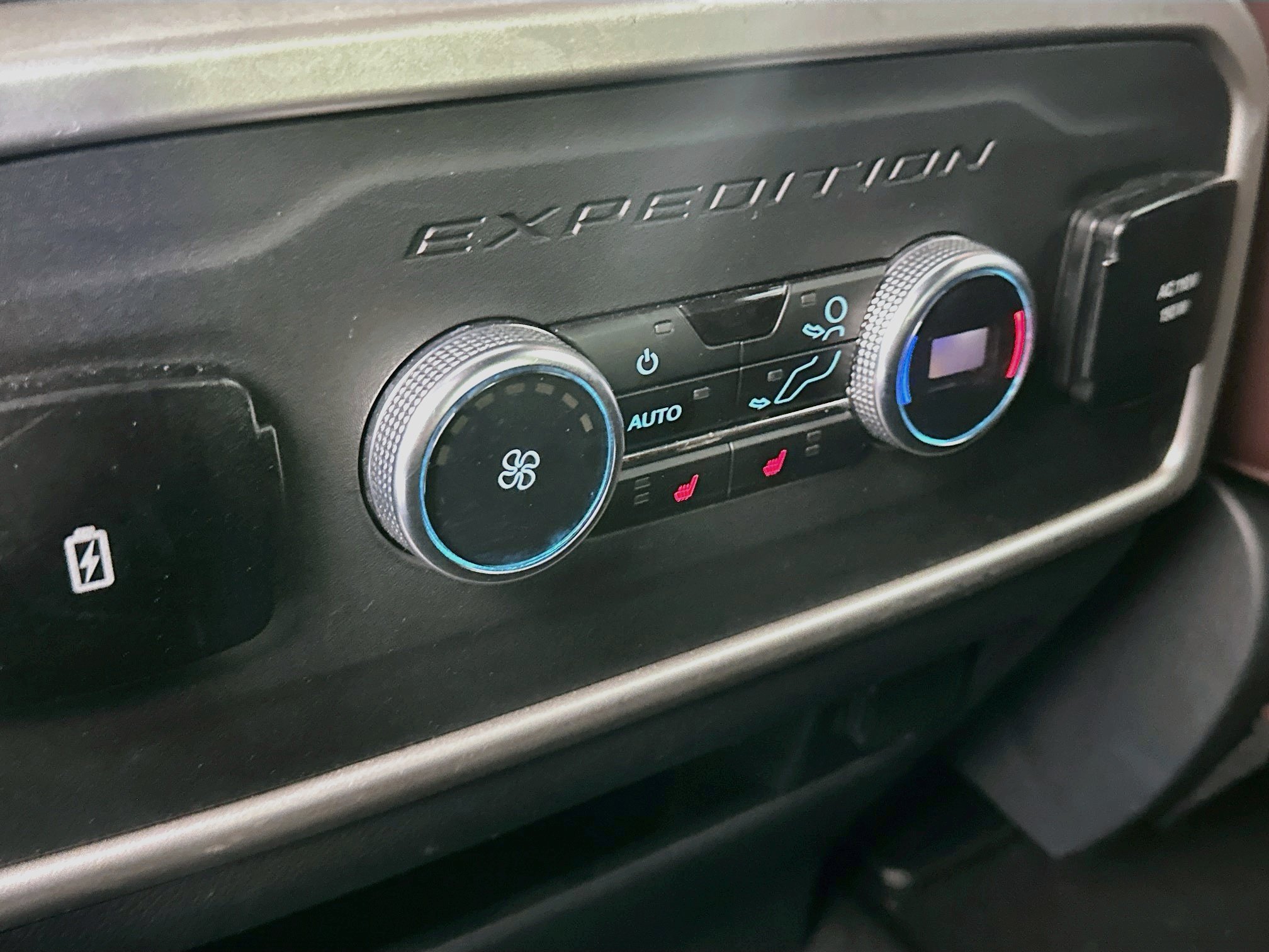 Used 2024 Ford Expedition Limited RWD image 29