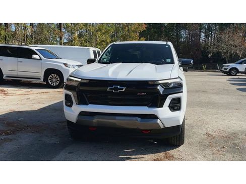 Used 2024 Chevrolet Colorado Z71 w/ Z71 Convenience Package 2 image 3