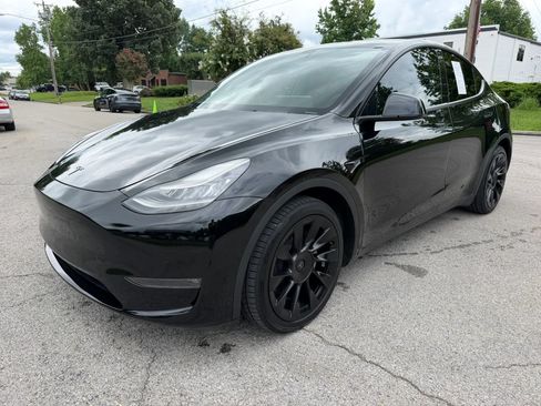 Used 2021 Tesla Model Y Long Range AWD/4WD image 9