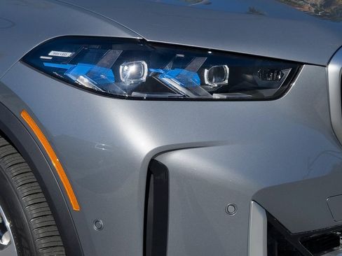 New 2026 BMW X5 xDrive50e image 8