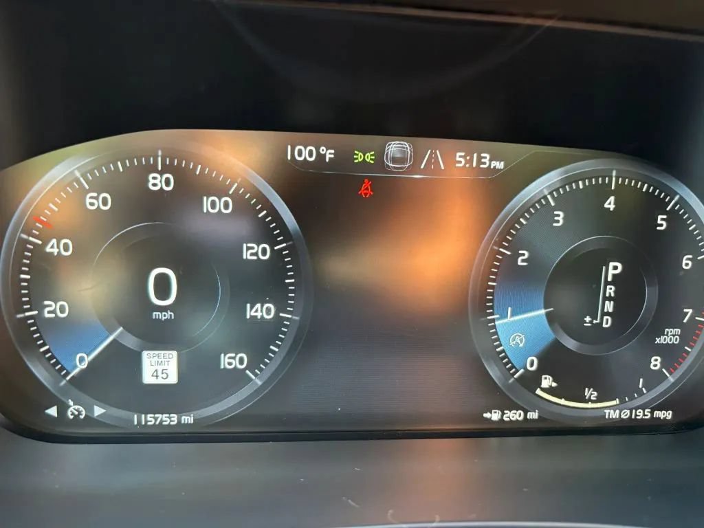 Used 2020 Volvo XC60 T5 Momentum w/ Protection Package Premier AWD/4WD image 23