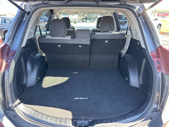 Used 2013 Toyota RAV4 LE FWD image 16