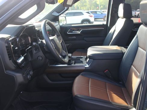 Used 2026 Chevrolet Silverado 1500 High Country AWD/4WD image 17